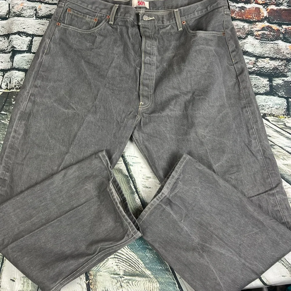 Men’s Gray Levi’s 501 Button Fly Straight 42x30‎